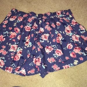 Charlotte rouse flowy shorts